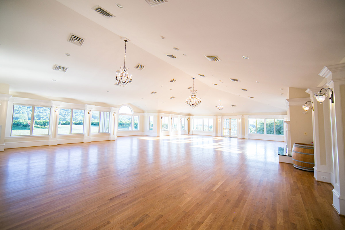 The Acadia Breaux Vineyards Top Winery Tasting Room in